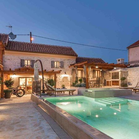 Luxury Villa Finessa Skradin 2 With Heated Pool, Jacuzzi And Sauna Bagian luar foto