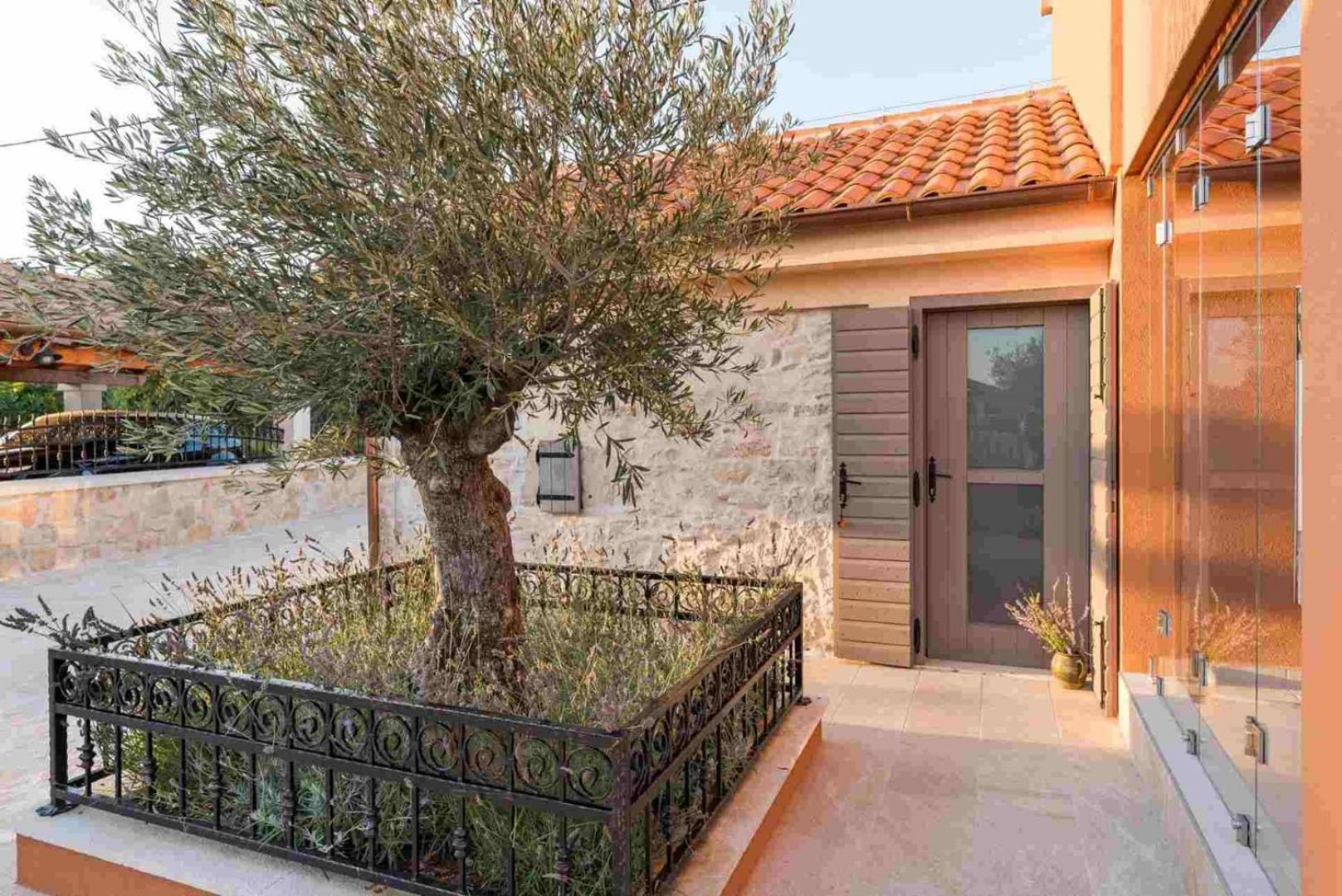 Luxury Villa Finessa Skradin 2 With Heated Pool, Jacuzzi And Sauna Bagian luar foto